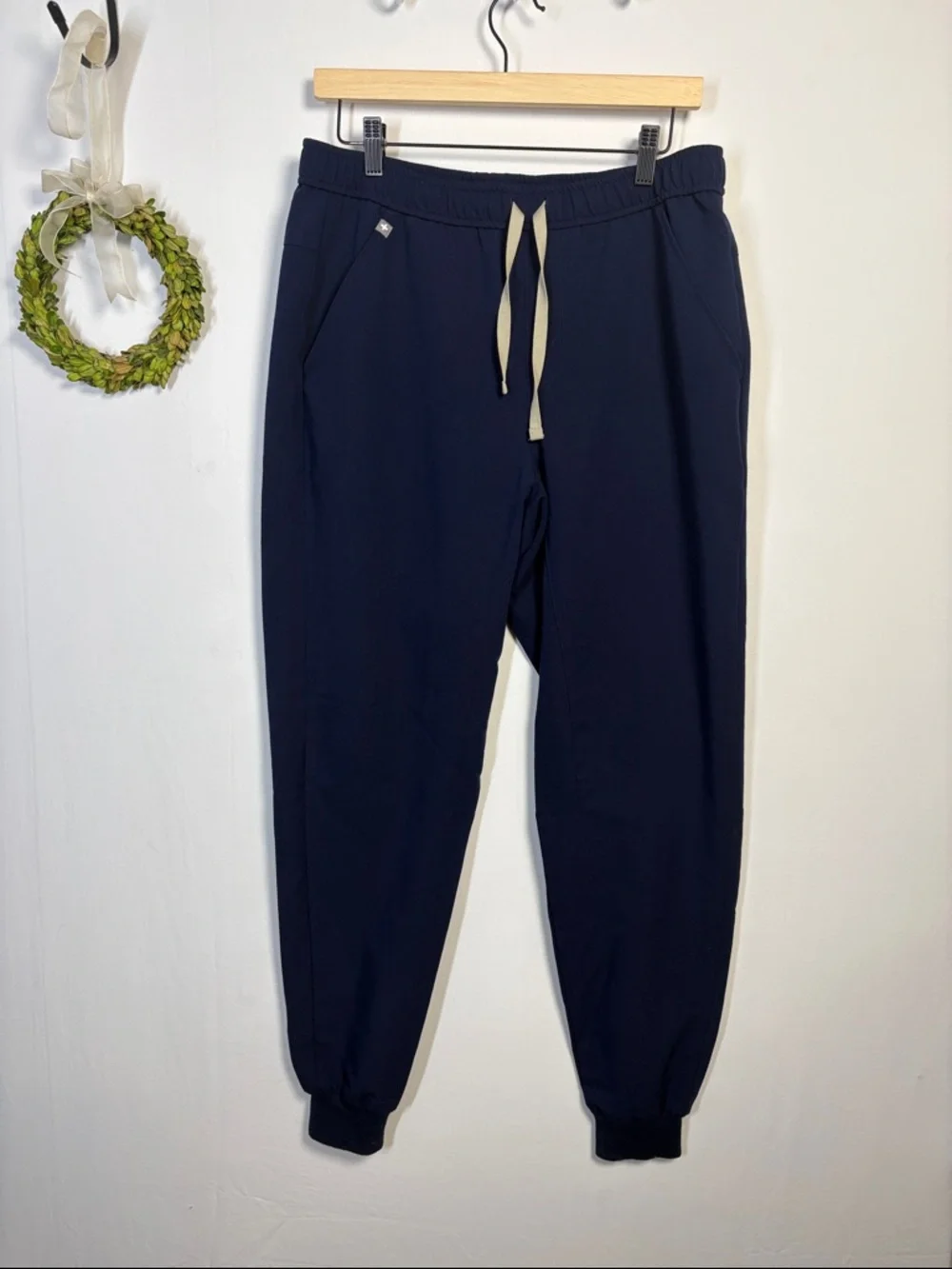 FIGS Men's Tansen Navy Jogger Scrub Pants size medium